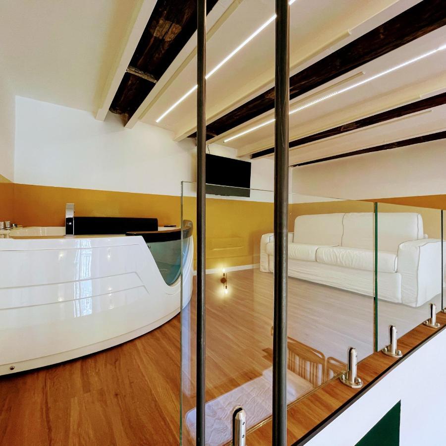 Tutt 'E Sant Luxury Rooms Neapel Exterior foto